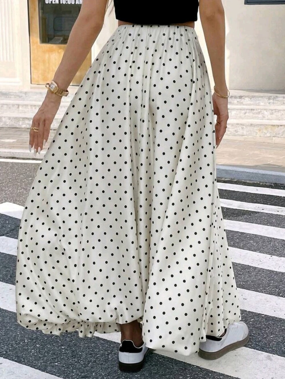 Women's Casual Elegant Low-Waist Ruched Skirt, Polka Dot Print - Picture 3 of 6